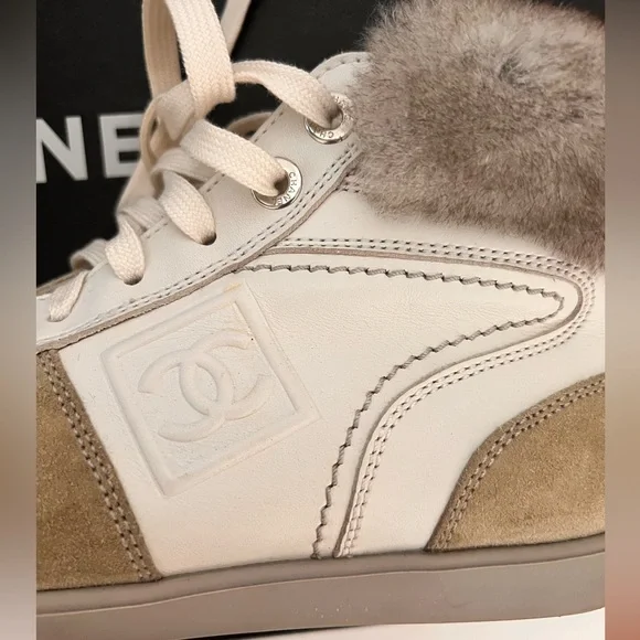 Vintage Chanel boots sneakers Italy size 38 real Fur Rare white Gray - Picture 11 of 12